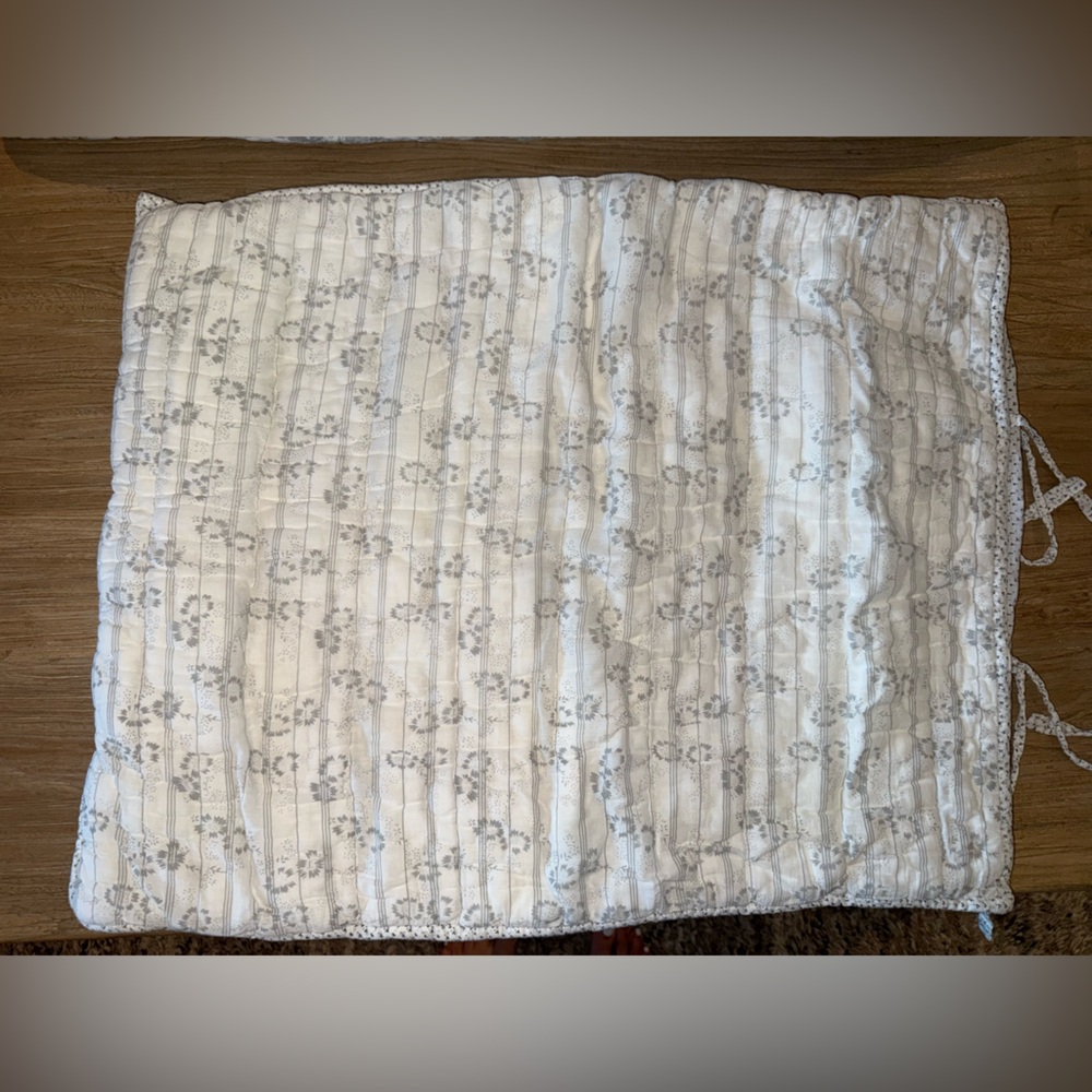 Pottery Barn Double Sided Quilt - Picture 6 of 12